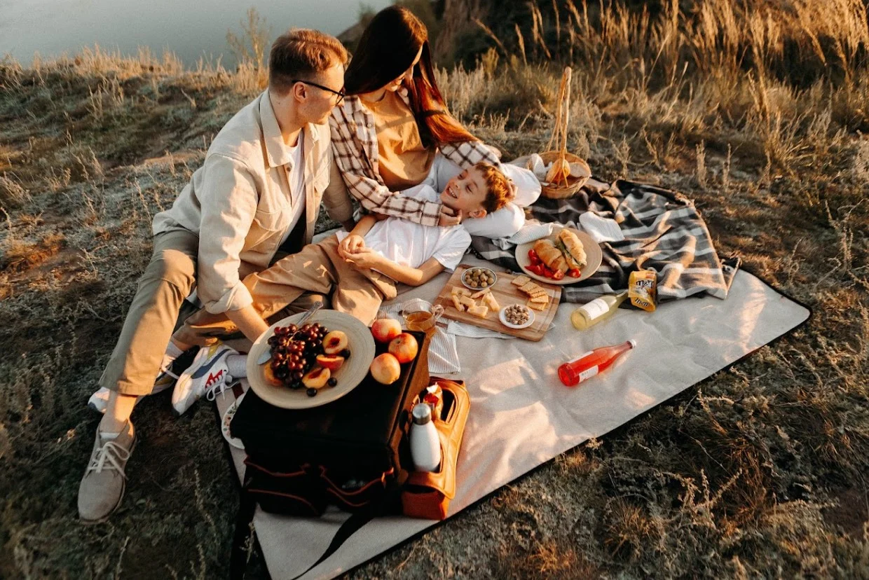 picnic blanket with waterproof backing